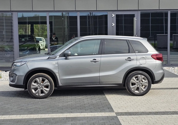 Suzuki Vitara cena 29900 przebieg: 4243, rok produkcji 2022 z Nasielsk małe 781
